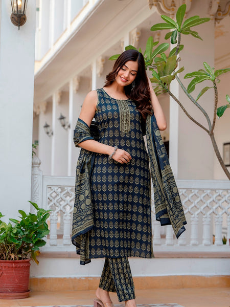 EthniFlair Floral Printed Kurta with Pyjamas & Dupatta