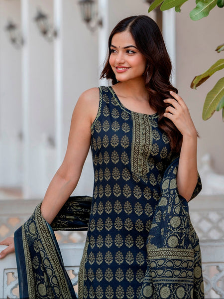 EthniFlair Floral Printed Kurta with Pyjamas & Dupatta