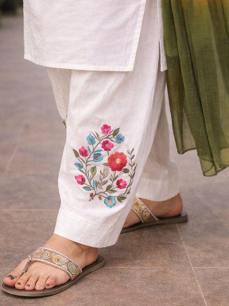 EthniFlair Sleeveless Kurta with Embroidered Patiala & Tie-Dye Dupatta