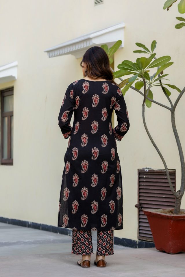 EthniFlair Women Cotton Yoke detail Straight Kurta Pant Dupatta Set