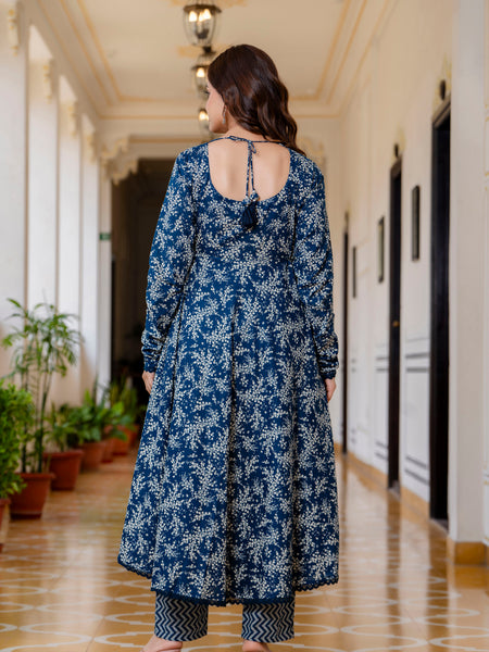 EthniFlair Floral Printed Empire Aari Work Kurta with Pyjamas & Dupatta