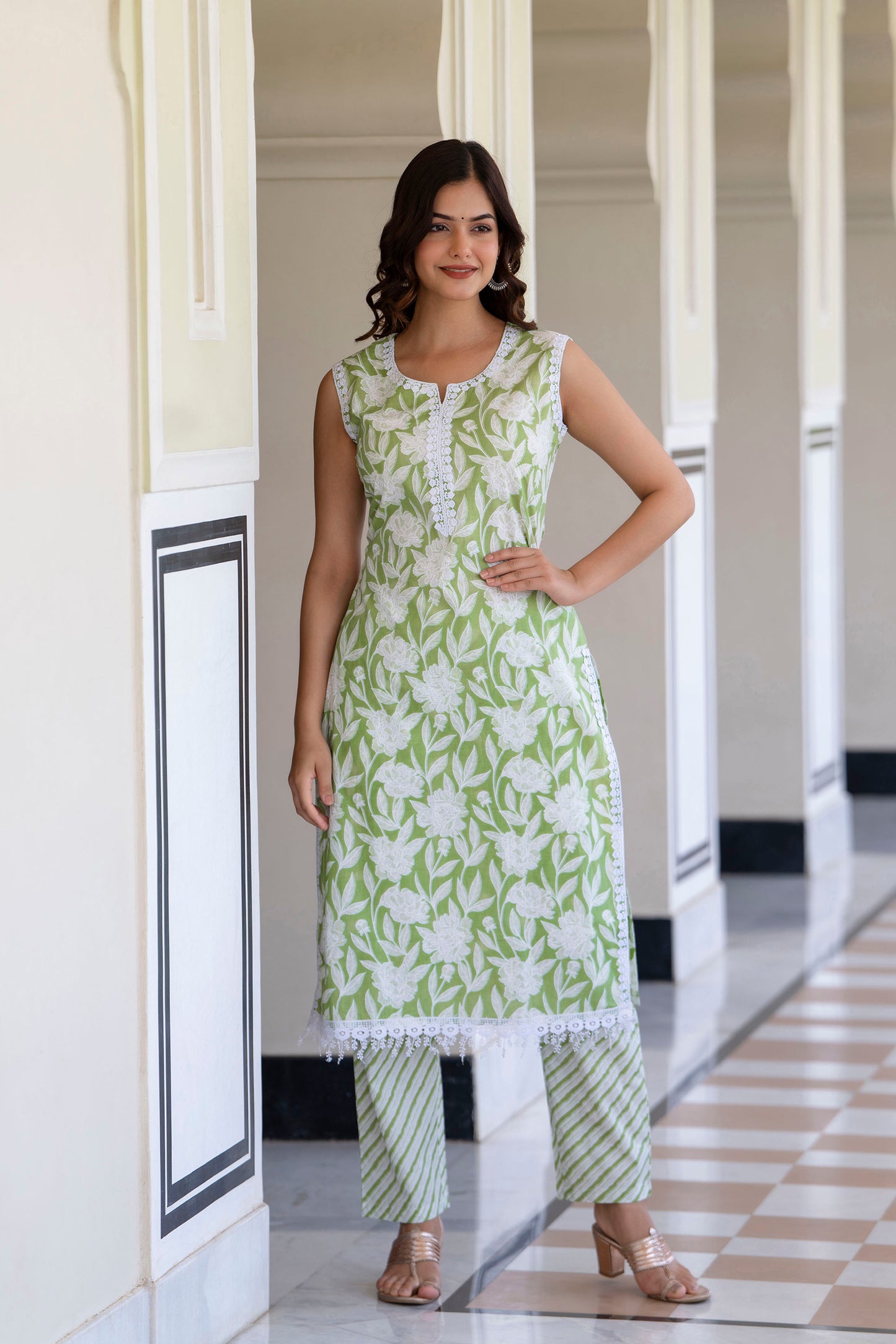 EthniFlair Women Floral Printed Regular Aari Work Pure Cotton Kurta with Pyjamas & With Dupatta