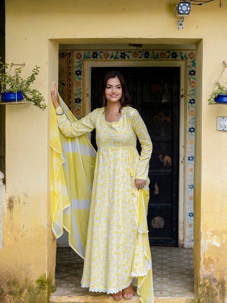 EthniFlair Floral Printed Floral Anarkali Kurta