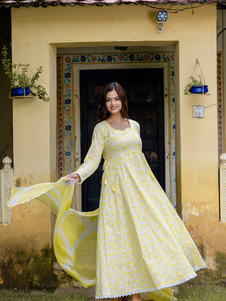 EthniFlair Floral Printed Floral Anarkali Kurta