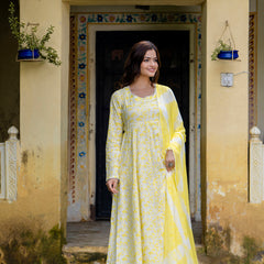 EthniFlair Floral Printed Floral Anarkali Kurta