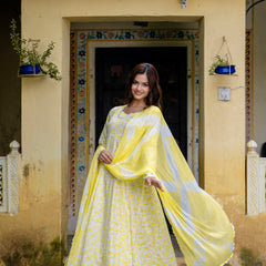 EthniFlair Floral Printed Floral Anarkali Kurta