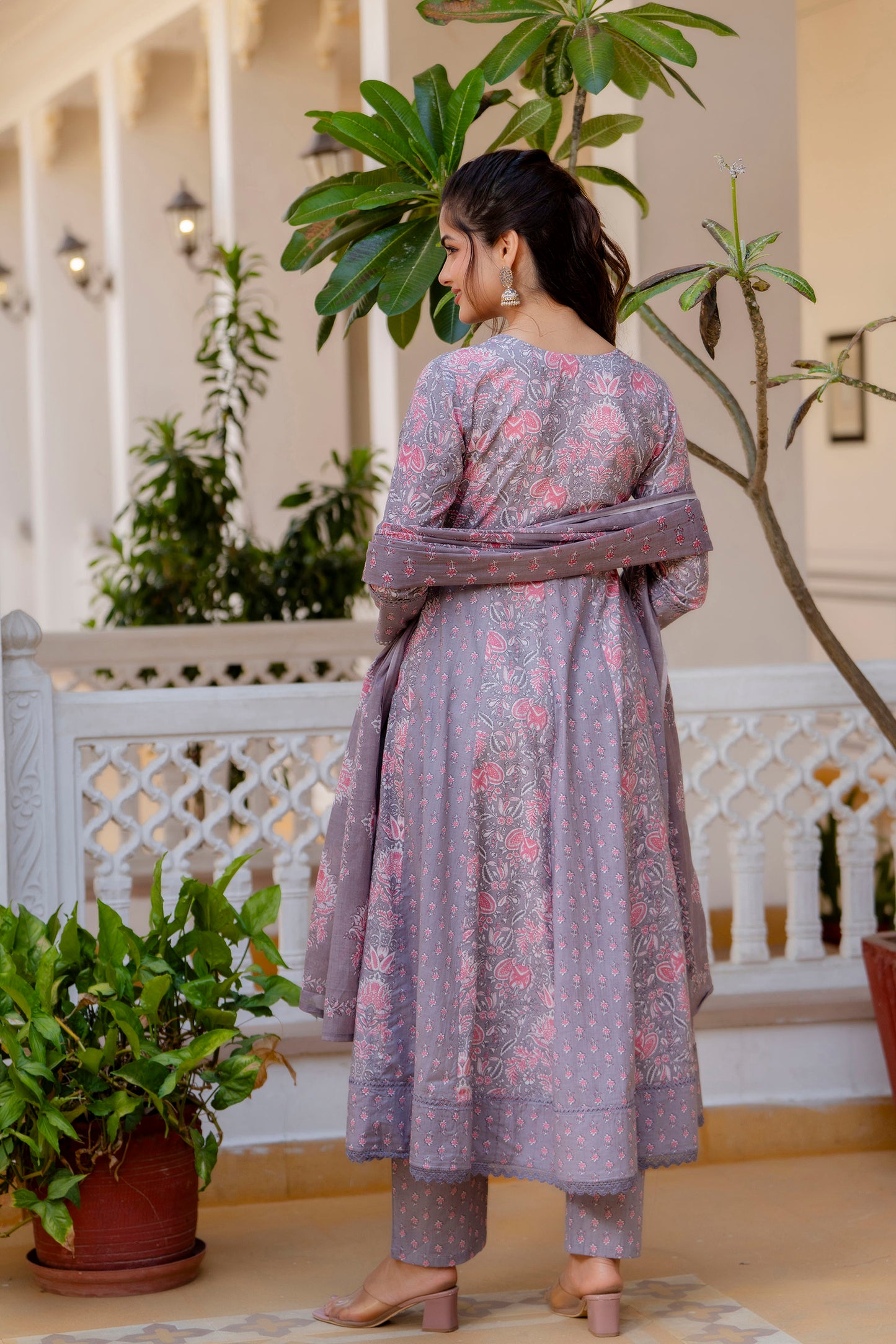 EthniFlair Women Floral Printed Panelled Thread Work Pure Cotton Kurta with Trousers & With Dupatta