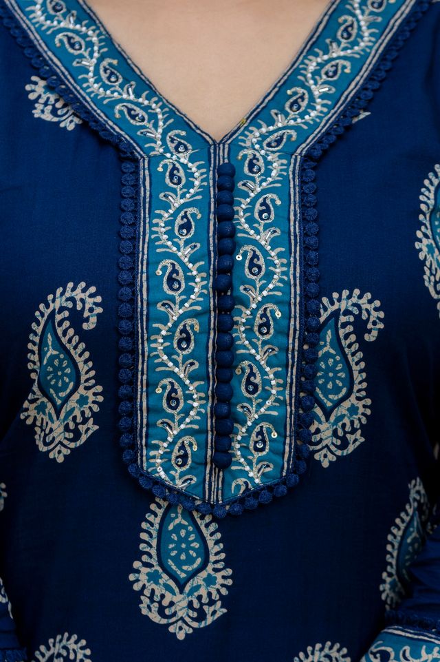 EthniFlair Women Cotton Yoke detail Straight Kurta Pant Dupatta Set