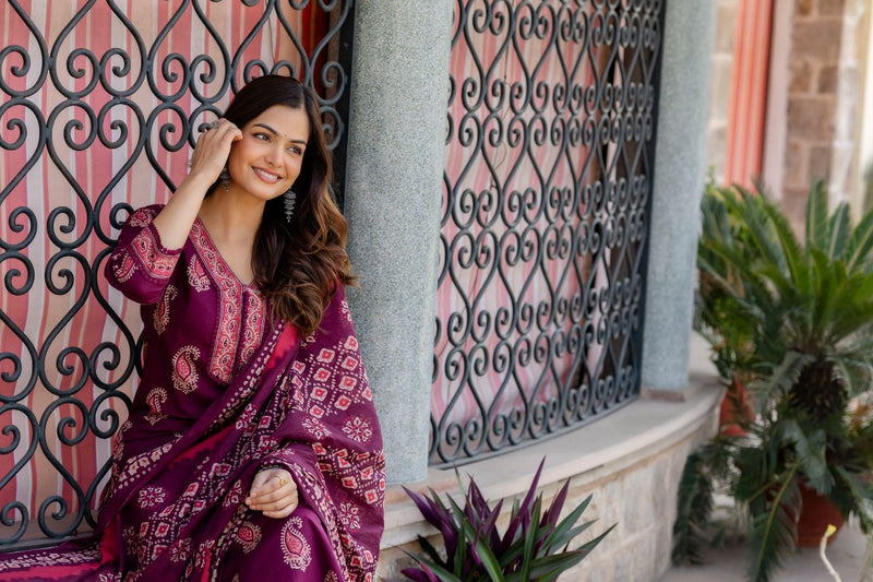 EthniFlair Women Cotton Yoke detail Straight Kurta Pant Dupatta Set