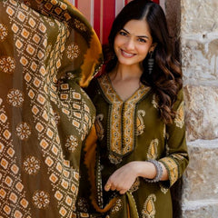 EthniFlair Women Cotton Yoke detail Straight Kurta Pant Dupatta Set