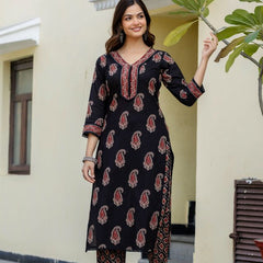 EthniFlair Women Cotton Yoke detail Straight Kurta Pant Dupatta Set