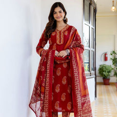 EthniFlair Women Cotton Yoke detail Straight Kurta Pant Dupatta Set
