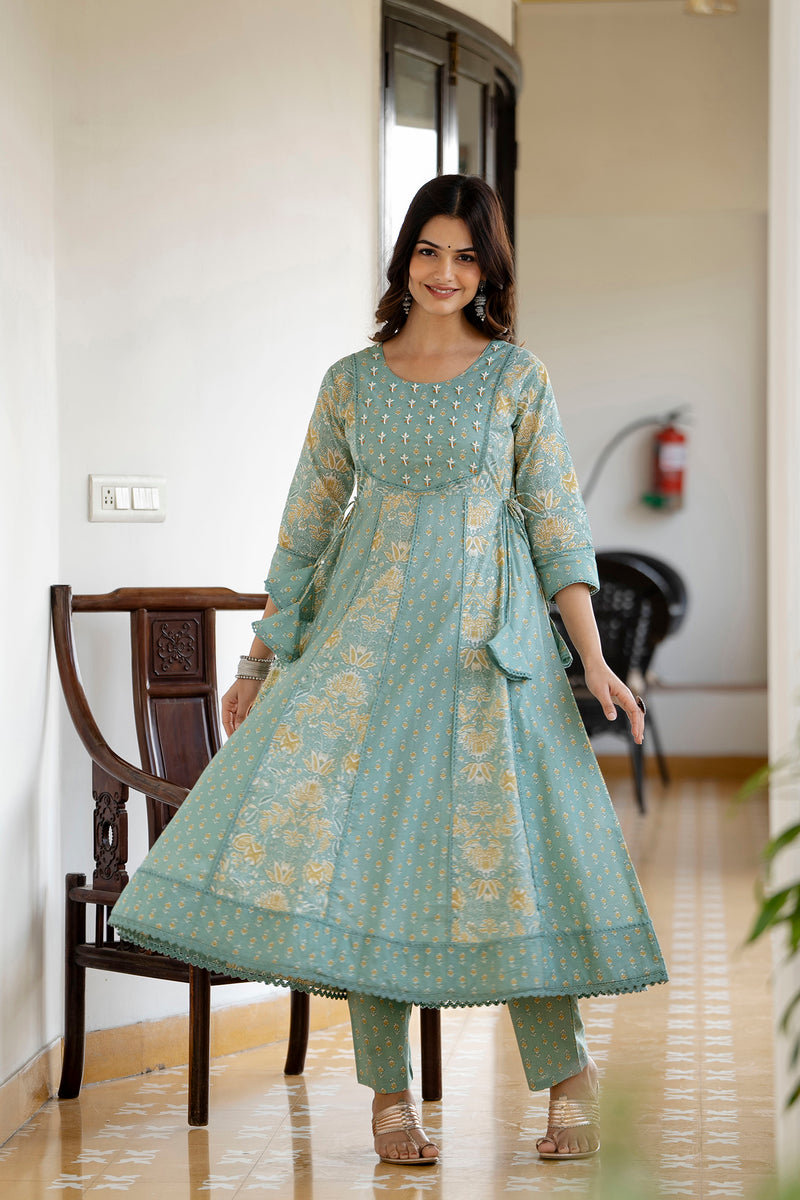 EthniFlair Floral Printed Panelled Aari Work Kurta with Trousers & Dupatta