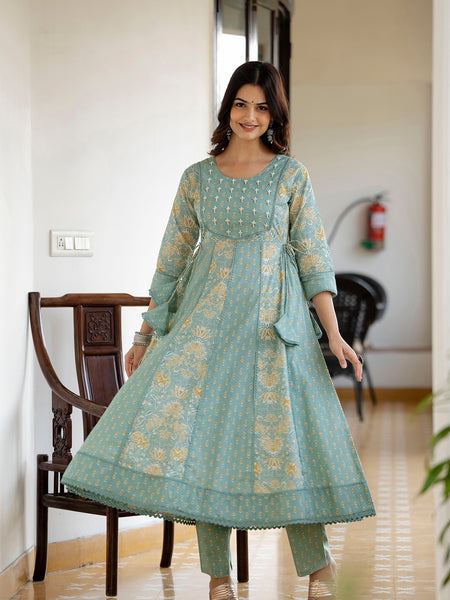 EthniFlair Floral Printed Panelled Aari Work Kurta with Trousers & Dupatta