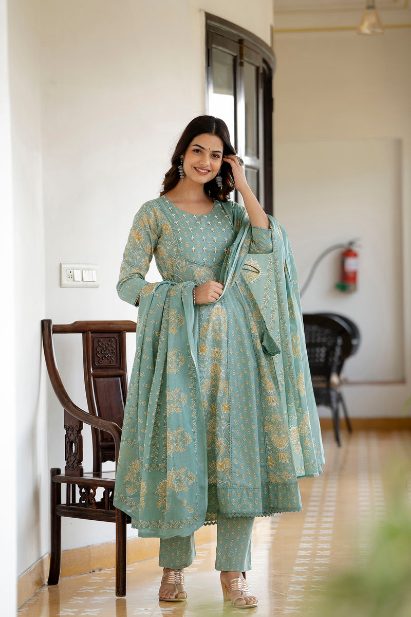 EthniFlair Floral Printed Panelled Aari Work Kurta with Trousers & Dupatta