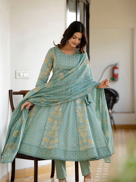 EthniFlair Floral Printed Panelled Aari Work Kurta with Trousers & Dupatta