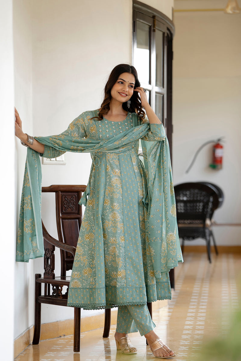 EthniFlair Floral Printed Panelled Aari Work Kurta with Trousers & Dupatta