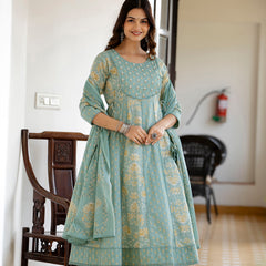 EthniFlair Floral Printed Panelled Aari Work Kurta with Trousers & Dupatta