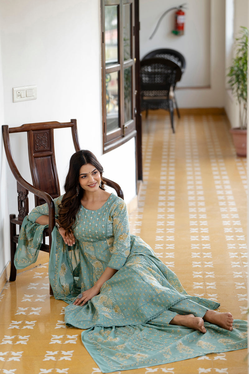 EthniFlair Floral Printed Panelled Aari Work Kurta with Trousers & Dupatta