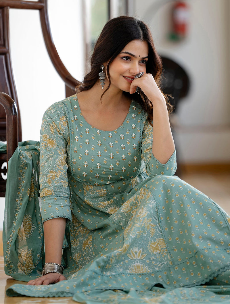 EthniFlair Floral Printed Panelled Aari Work Kurta with Trousers & Dupatta