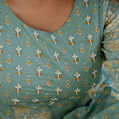 EthniFlair Floral Printed Panelled Aari Work Kurta with Trousers & Dupatta