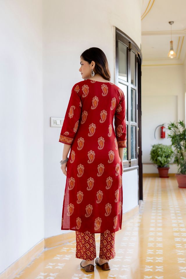 EthniFlair Women Cotton Yoke detail Straight Kurta Pant Dupatta Set