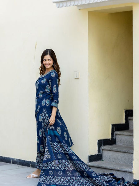 EthniFlair Women Cotton Yoke detail Straight Kurta Pant Dupatta Set