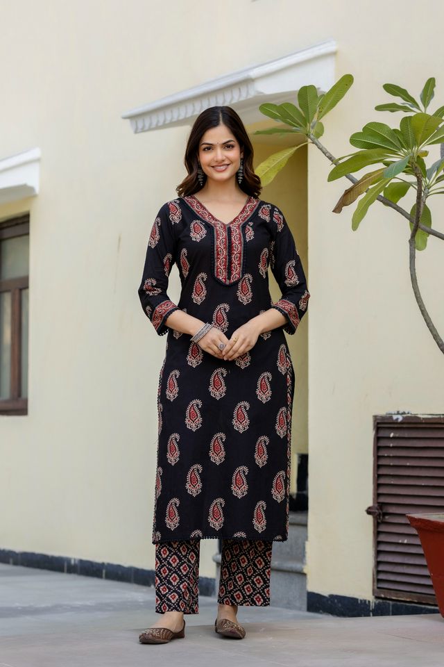 EthniFlair Women Cotton Yoke detail Straight Kurta Pant Dupatta Set