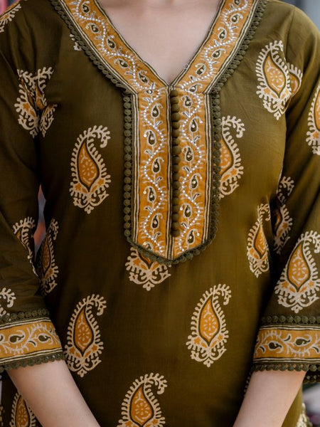 EthniFlair Women Cotton Yoke detail Straight Kurta Pant Dupatta Set