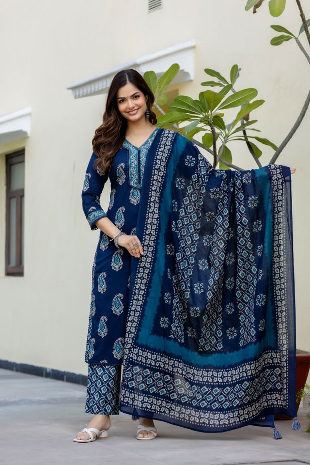 EthniFlair Women Cotton Yoke detail Straight Kurta Pant Dupatta Set