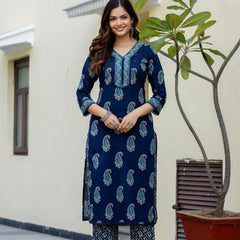 EthniFlair Women Cotton Yoke detail Straight Kurta Pant Dupatta Set