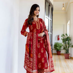 EthniFlair Women Cotton Yoke detail Straight Kurta Pant Dupatta Set
