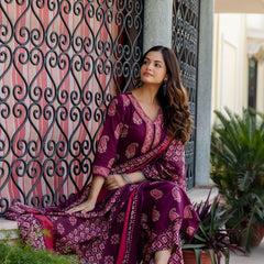 EthniFlair Women Cotton Yoke detail Straight Kurta Pant Dupatta Set